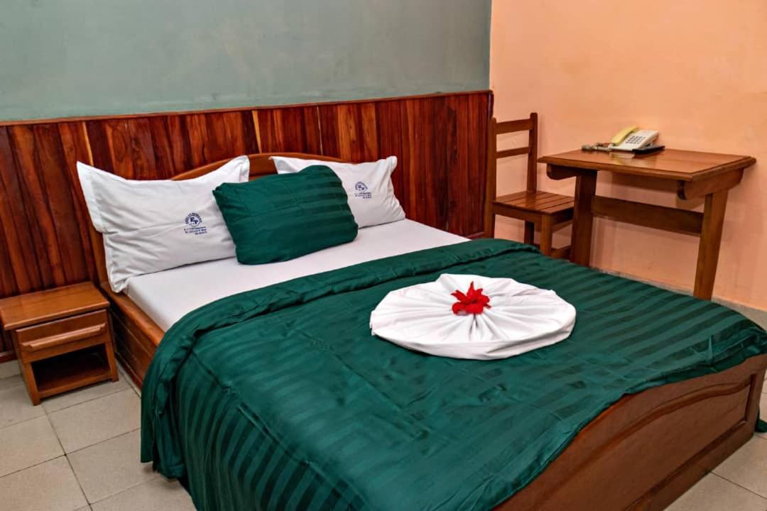 Hotel Le Printemps Douala Exterior photo